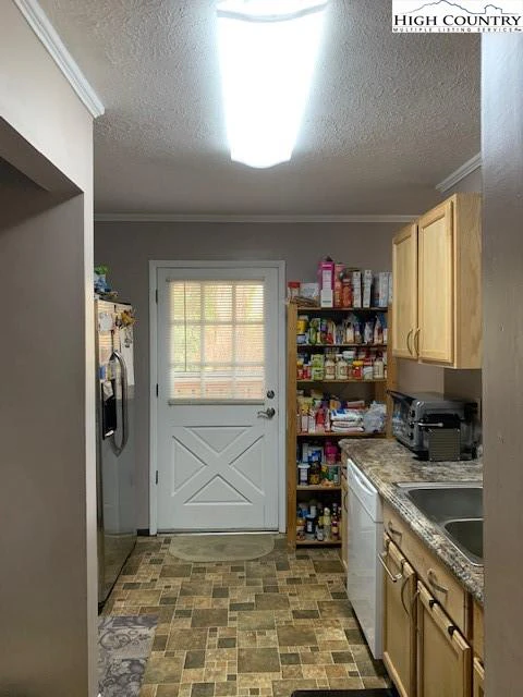 Image number 11 for the current listing