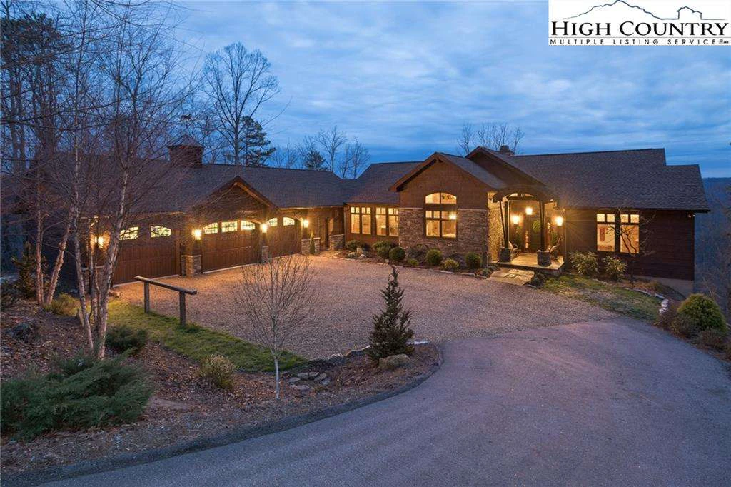 Image number 1 for the current listing