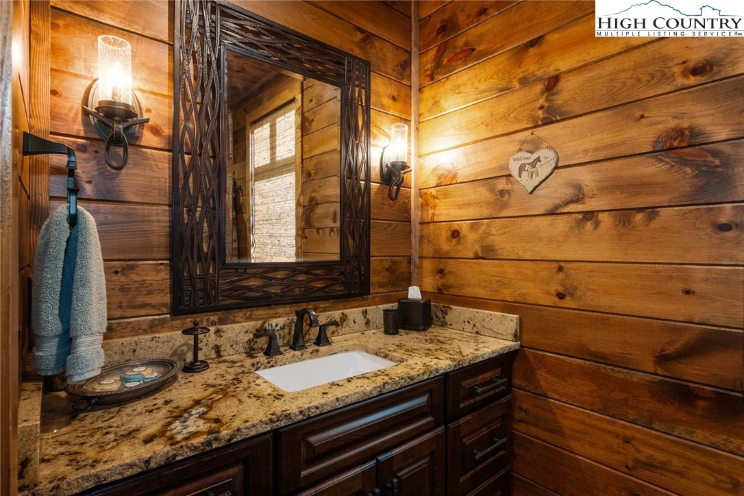 Image number 6 for the current listing