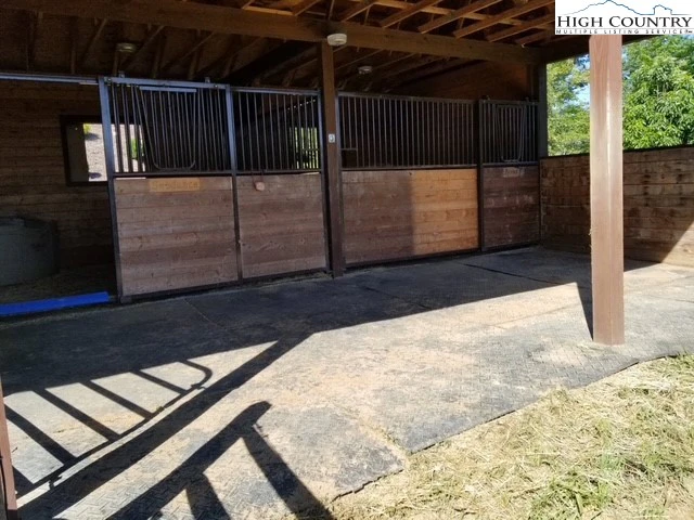 Image number 10 for the current listing