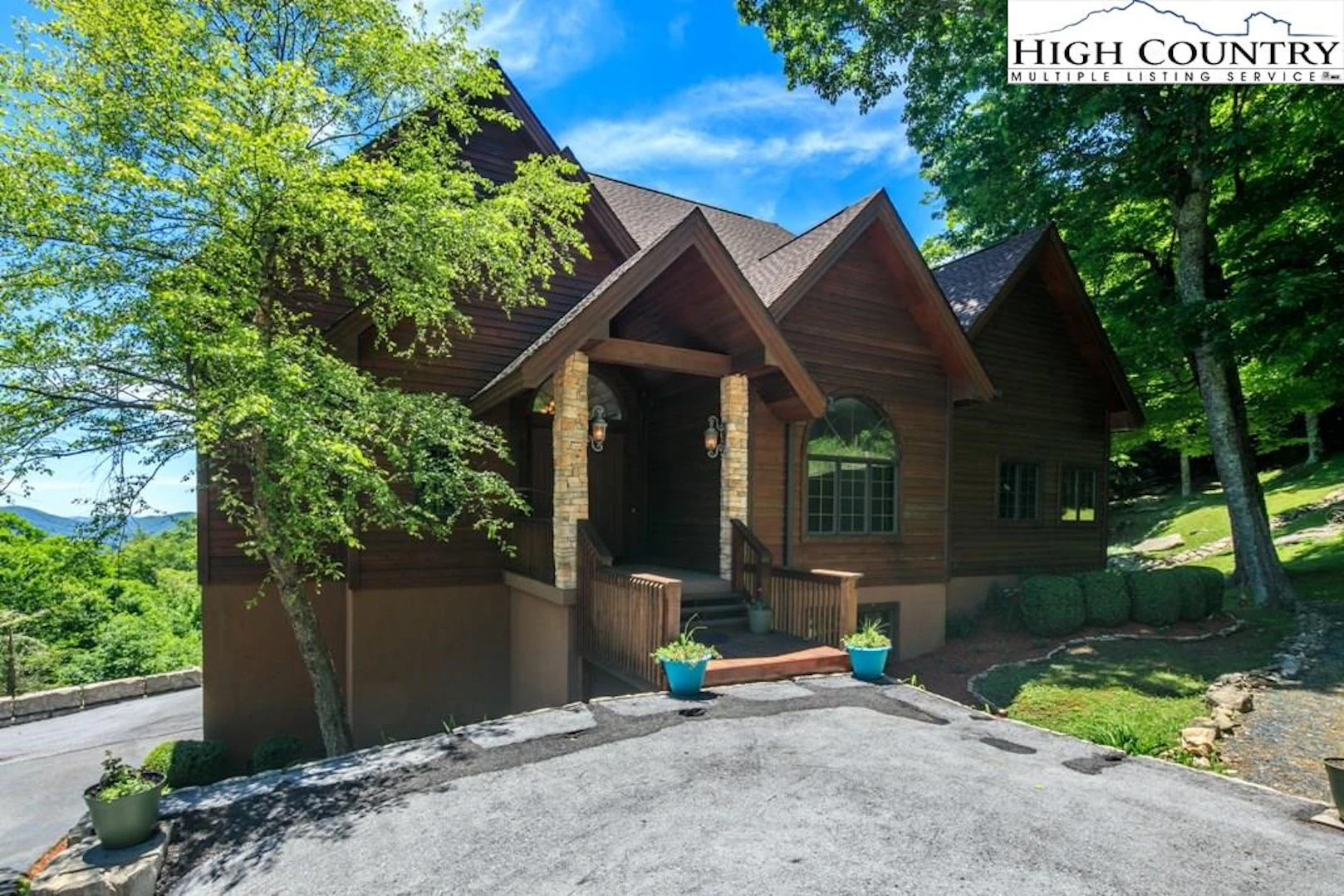 Image number 1 for the current listing