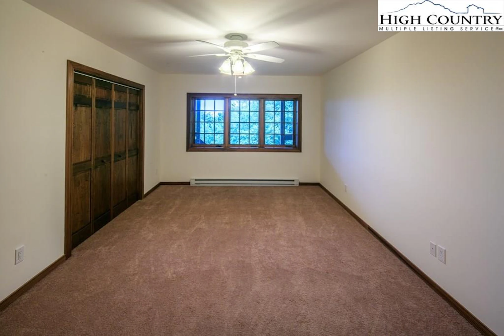Image number 13 for the current listing