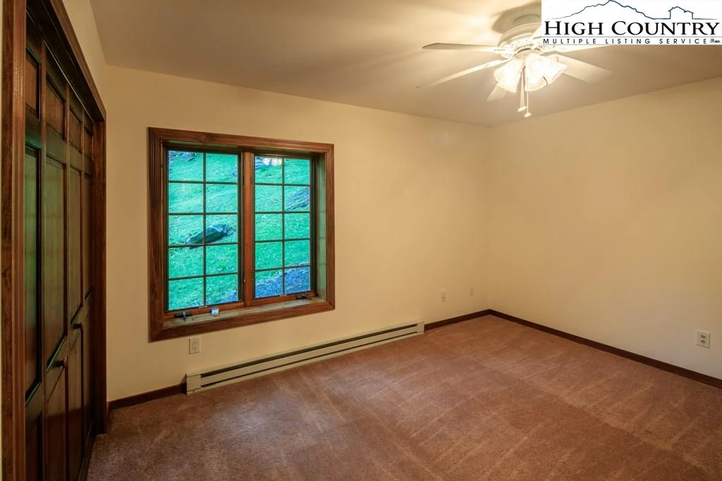 Image number 12 for the current listing