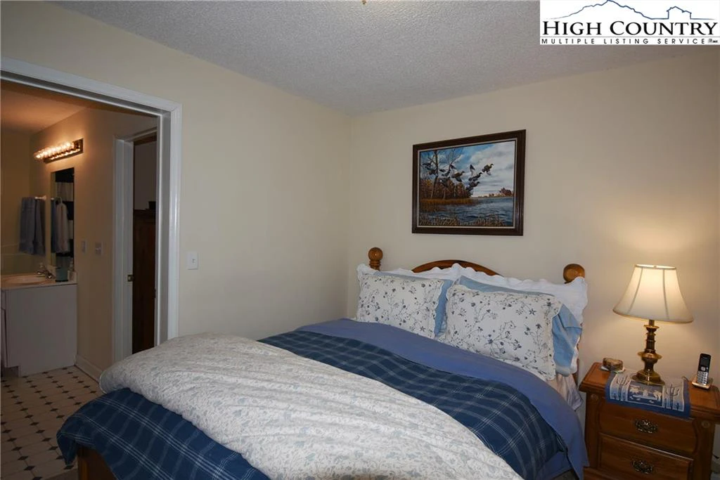 Image number 12 for the current listing