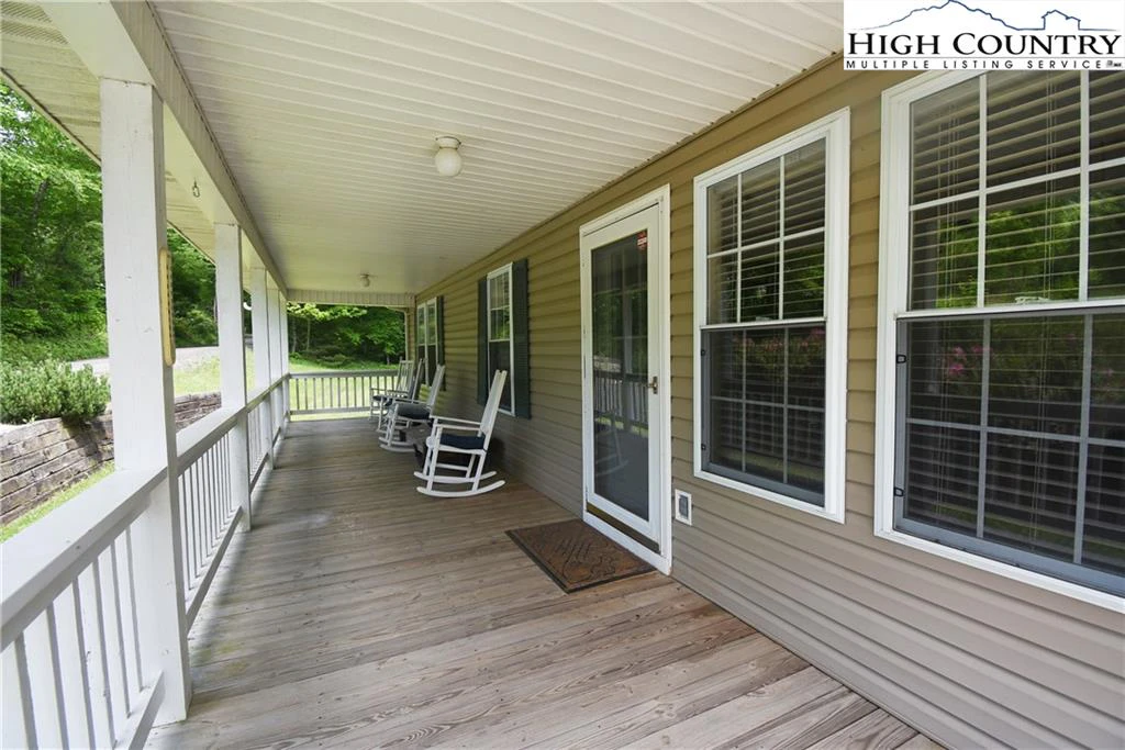 Image number 20 for the current listing