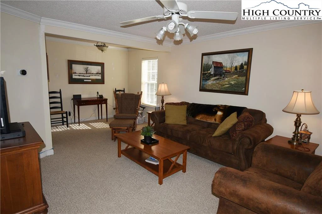 Image number 18 for the current listing