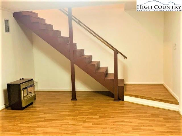 Image number 6 for the current listing