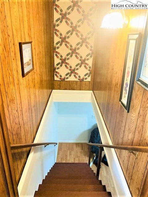 Image number 4 for the current listing