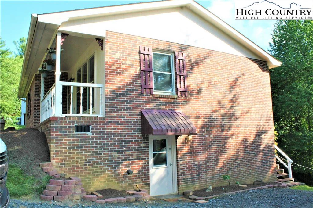 Image number 19 for the current listing