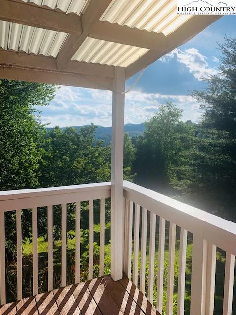 Image number 17 for the current listing