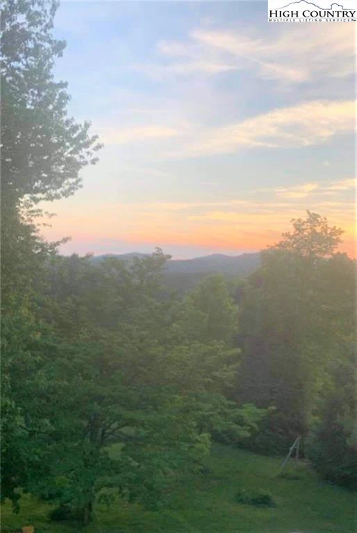 Image number 16 for the current listing