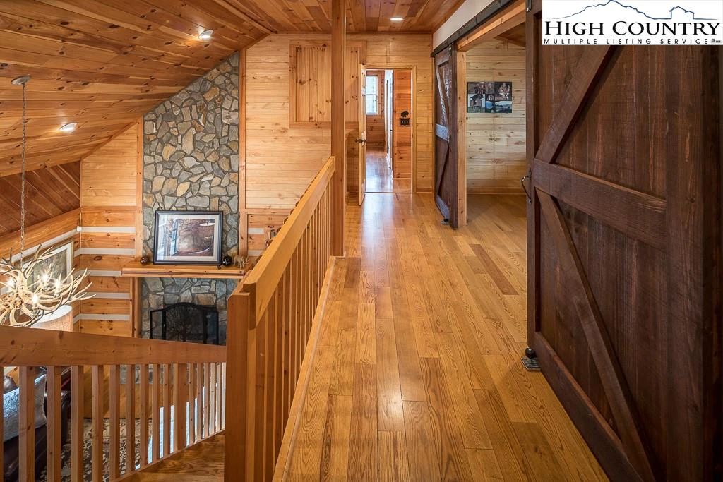 Image number 11 for the current listing