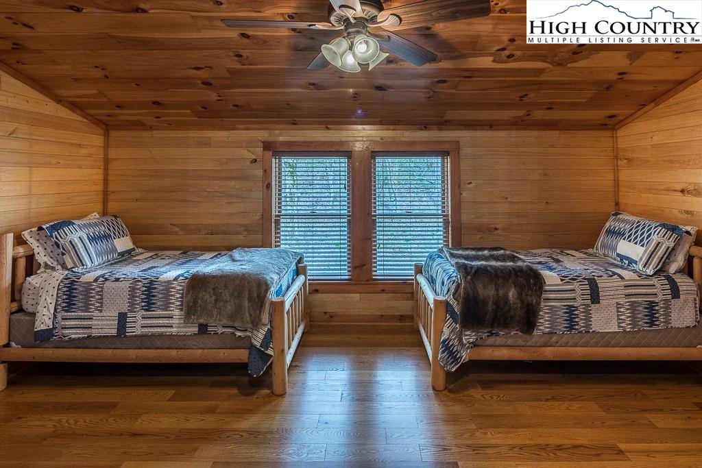 Image number 12 for the current listing