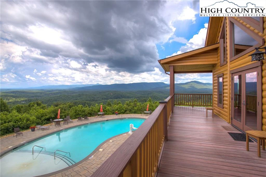 Image number 4 for the current listing