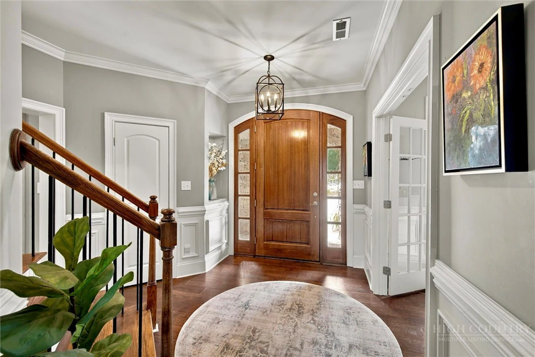 Image number 4 for the current listing