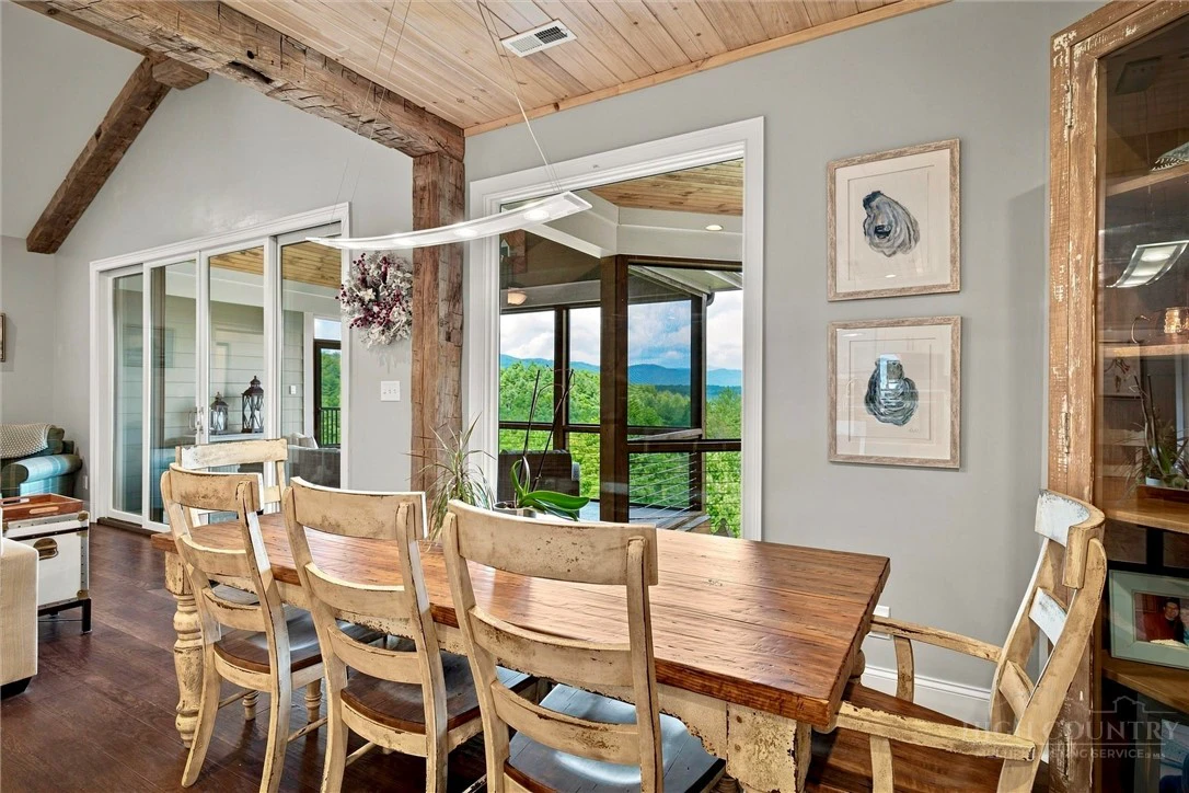 Image number 13 for the current listing