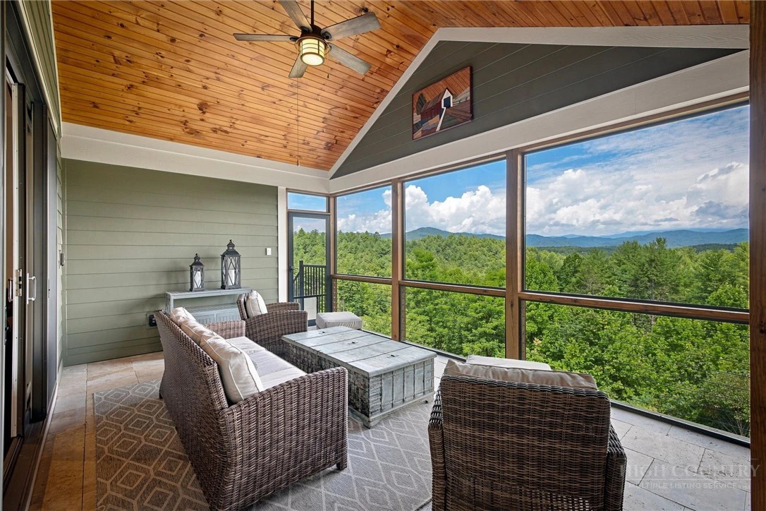 Image number 7 for the current listing