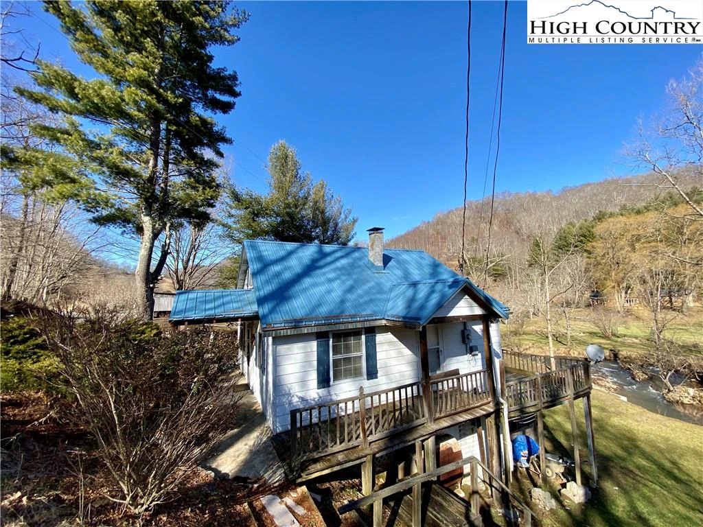 Image number 1 for the current listing