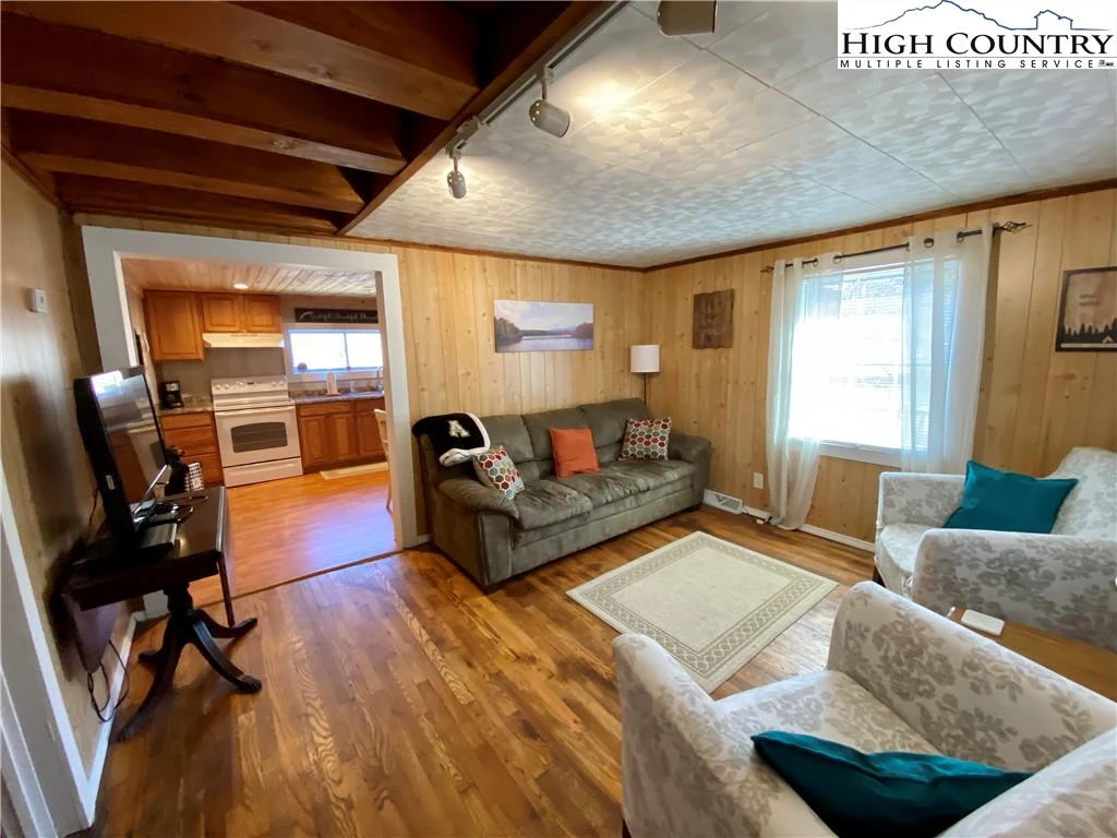 Image number 6 for the current listing