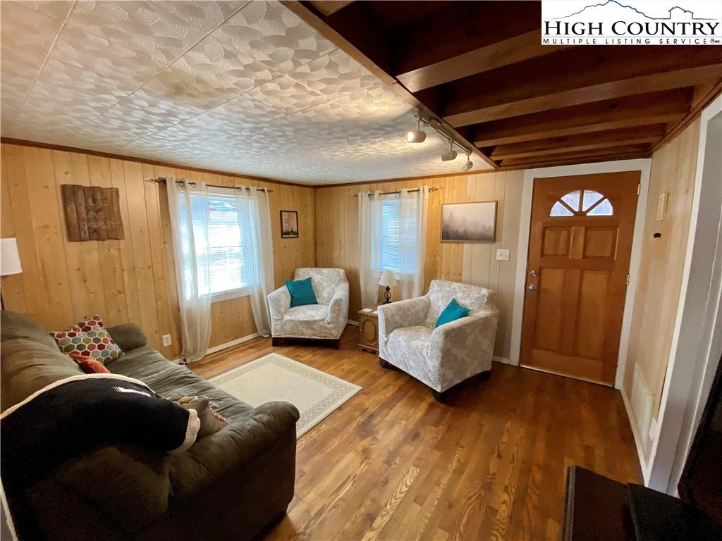 Image number 7 for the current listing