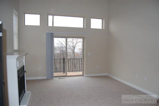 Image number 11 for the current listing