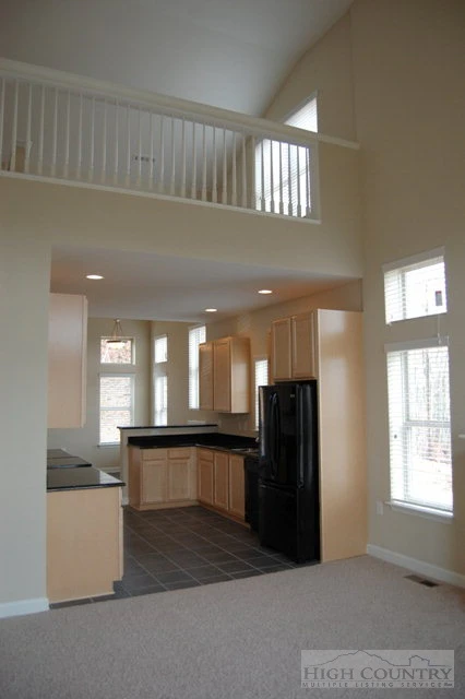 Image number 13 for the current listing