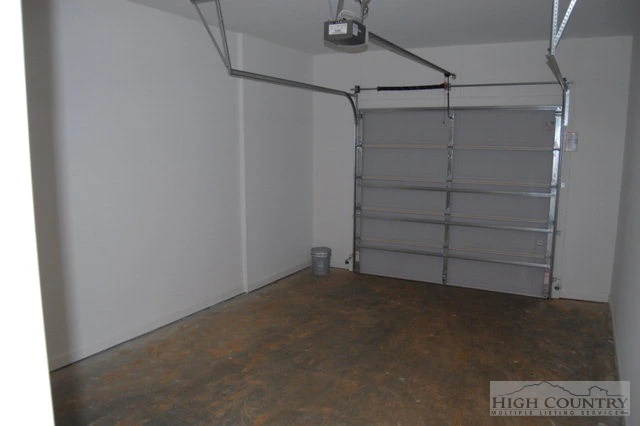 Image number 5 for the current listing