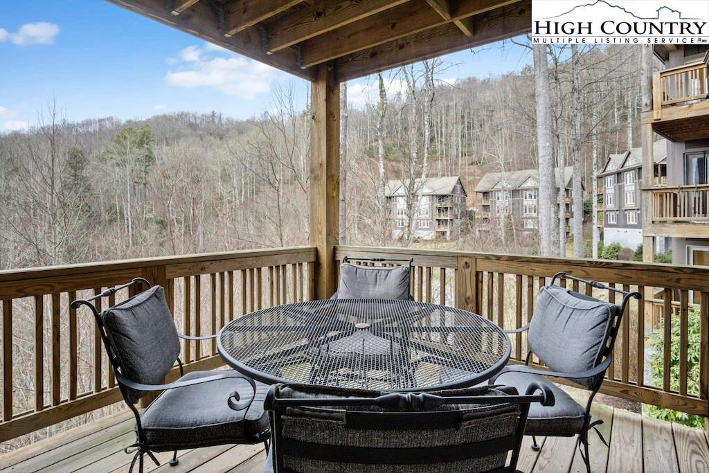Image number 18 for the current listing