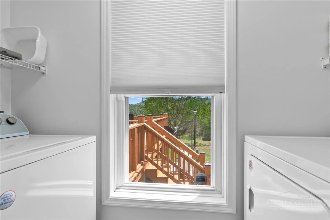 Image number 4 for the current listing