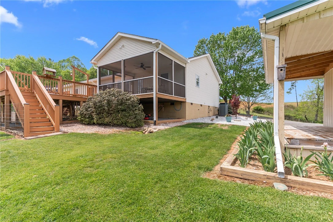 Image number 20 for the current listing
