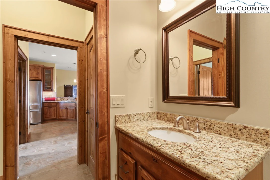 Image number 12 for the current listing