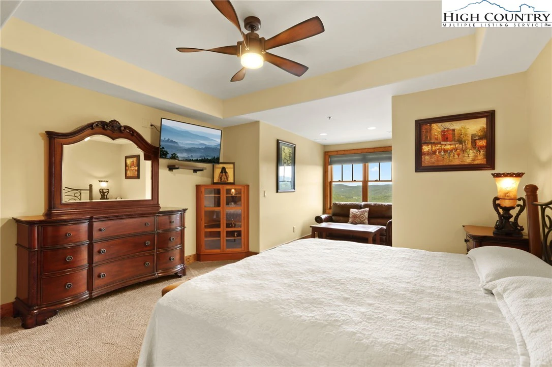 Image number 6 for the current listing