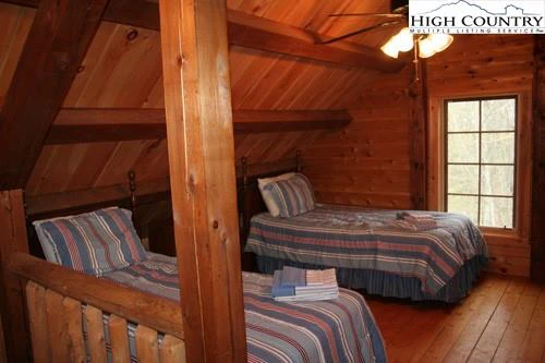 Image number 5 for the current listing
