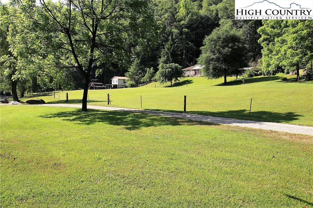 Image number 16 for the current listing