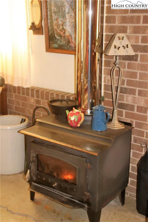 Image number 13 for the current listing