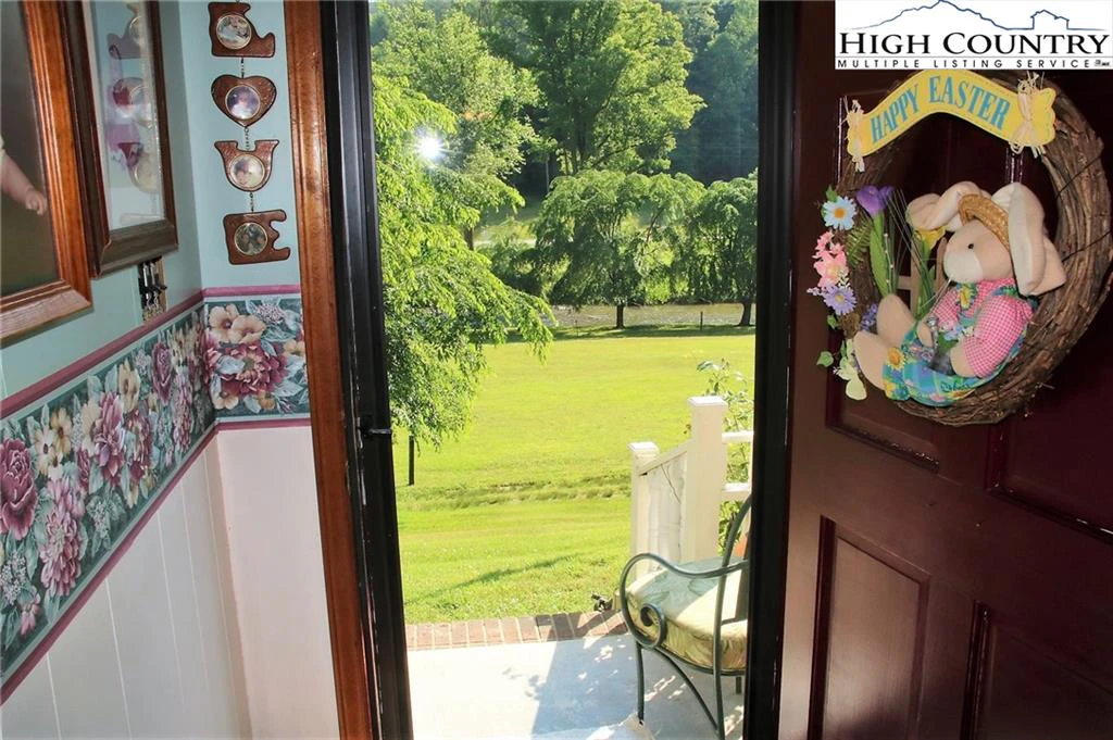 Image number 9 for the current listing