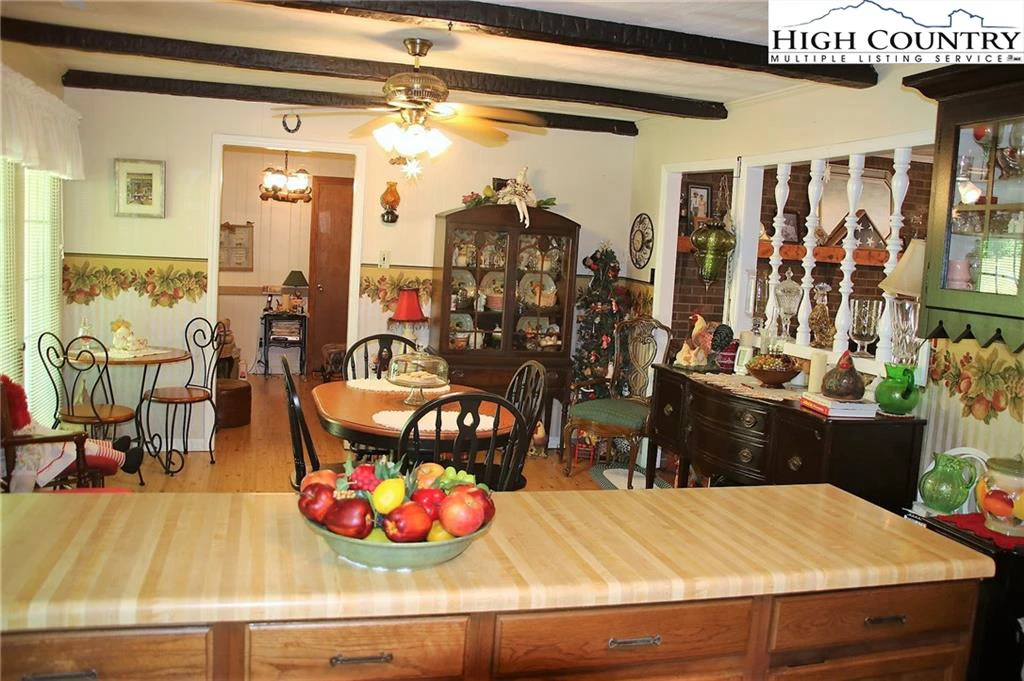 Image number 4 for the current listing
