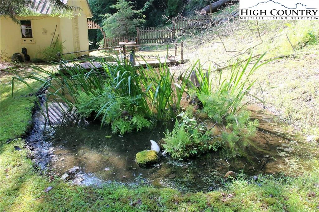 Image number 3 for the current listing
