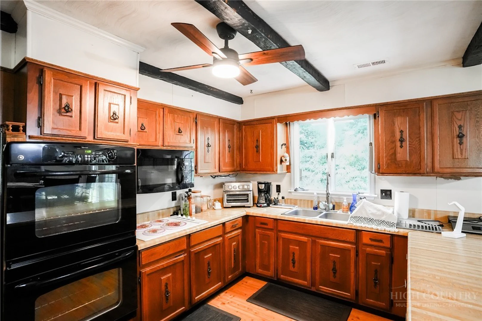 Image number 18 for the current listing