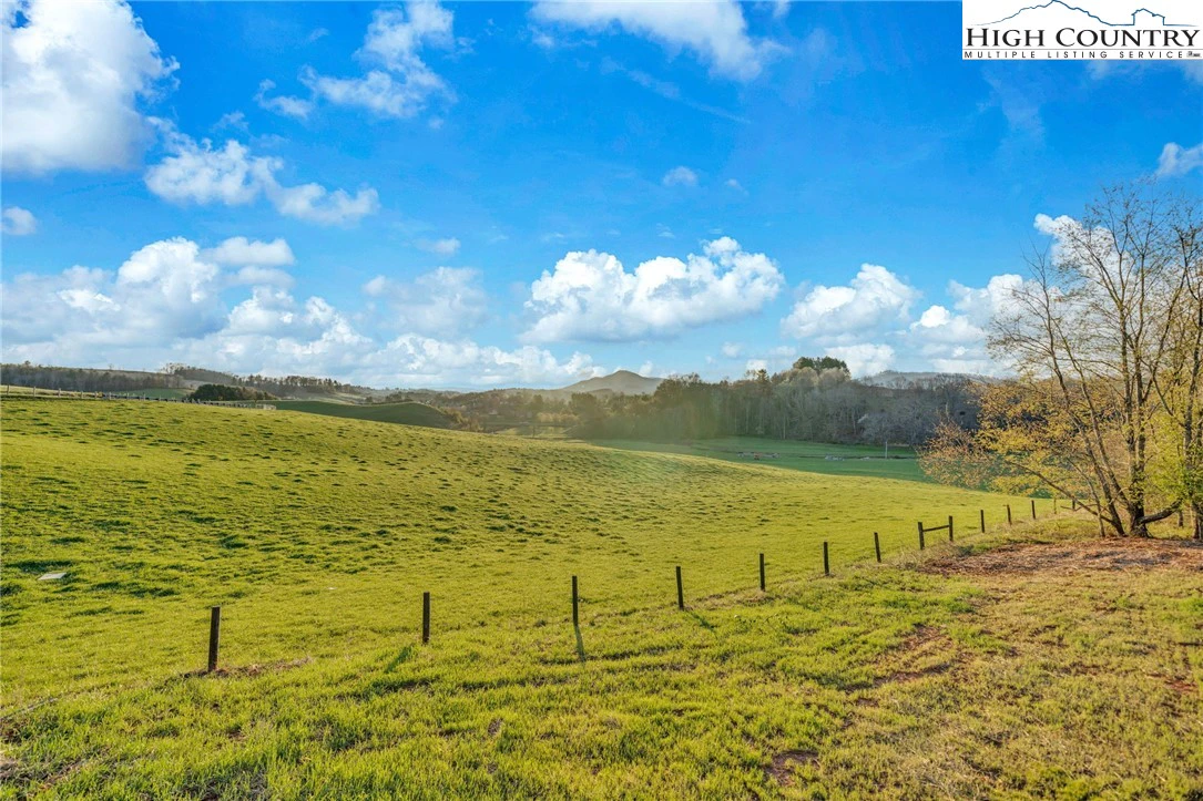 Image number 20 for the current listing