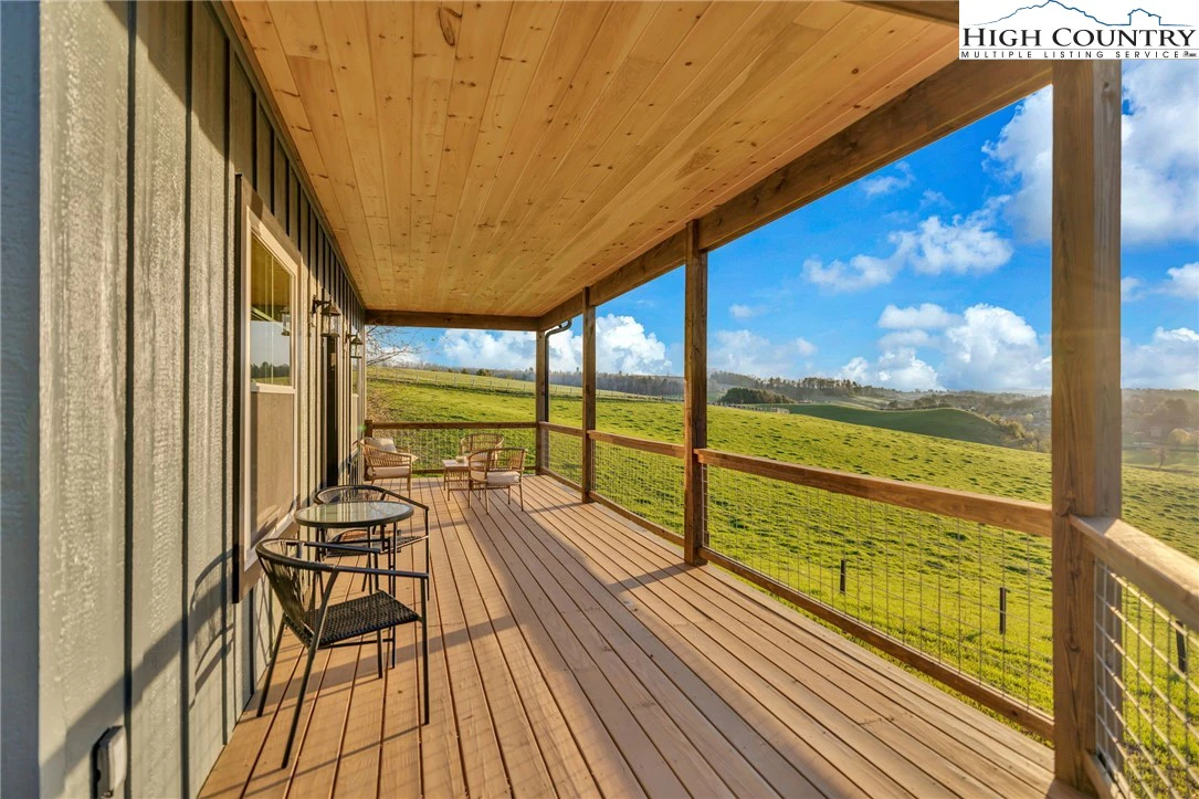 Image number 18 for the current listing