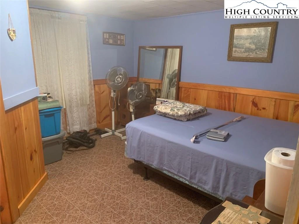 Image number 5 for the current listing