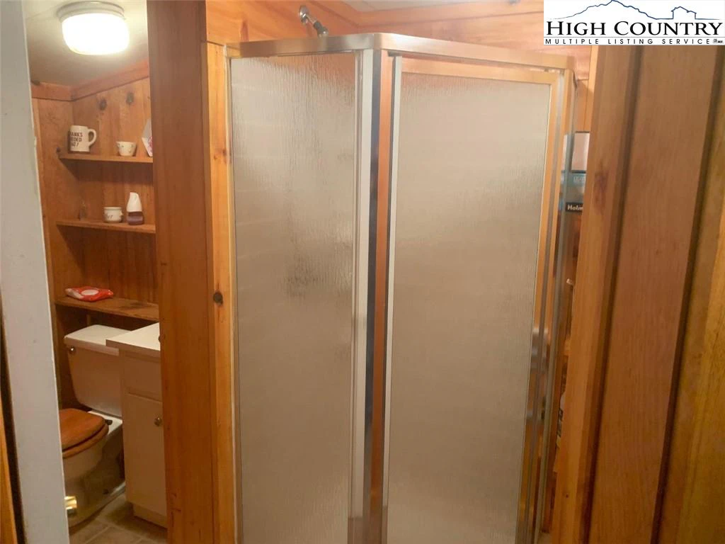 Image number 4 for the current listing