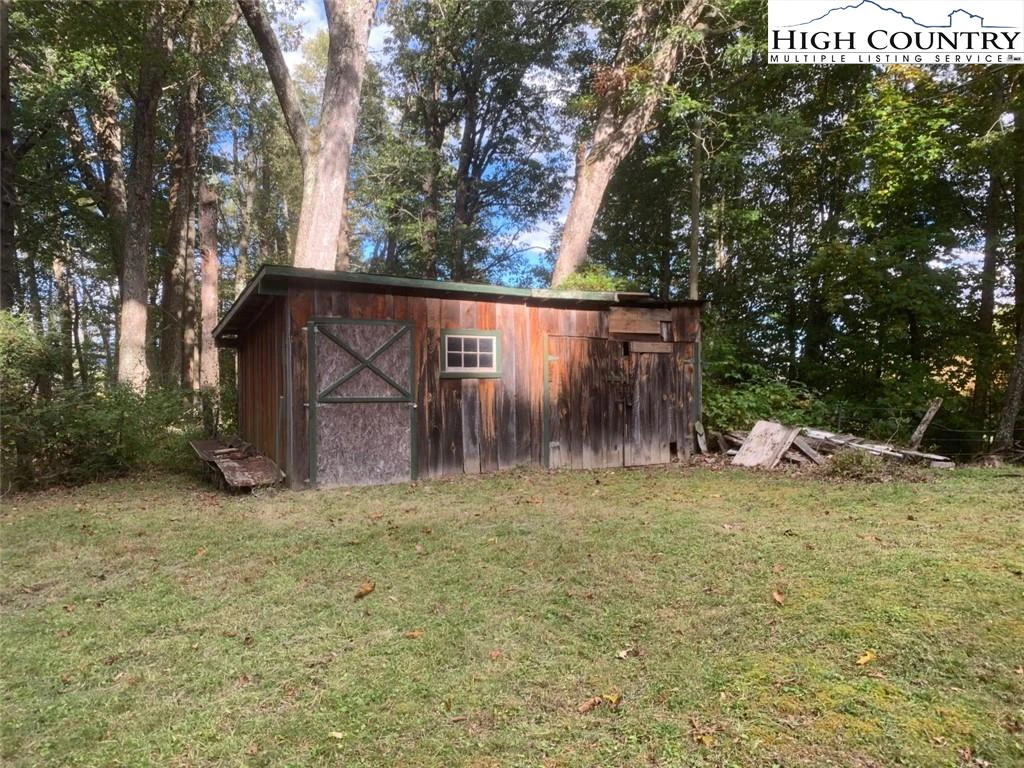 Image number 13 for the current listing