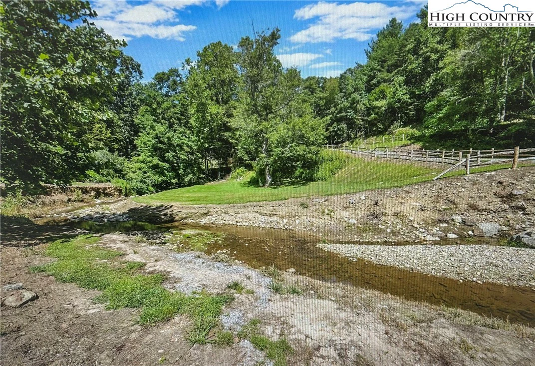 Image number 12 for the current listing