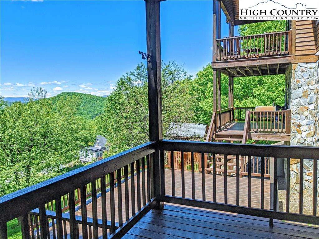 Image number 4 for the current listing