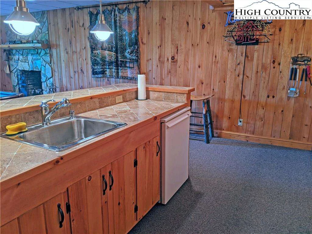 Image number 8 for the current listing