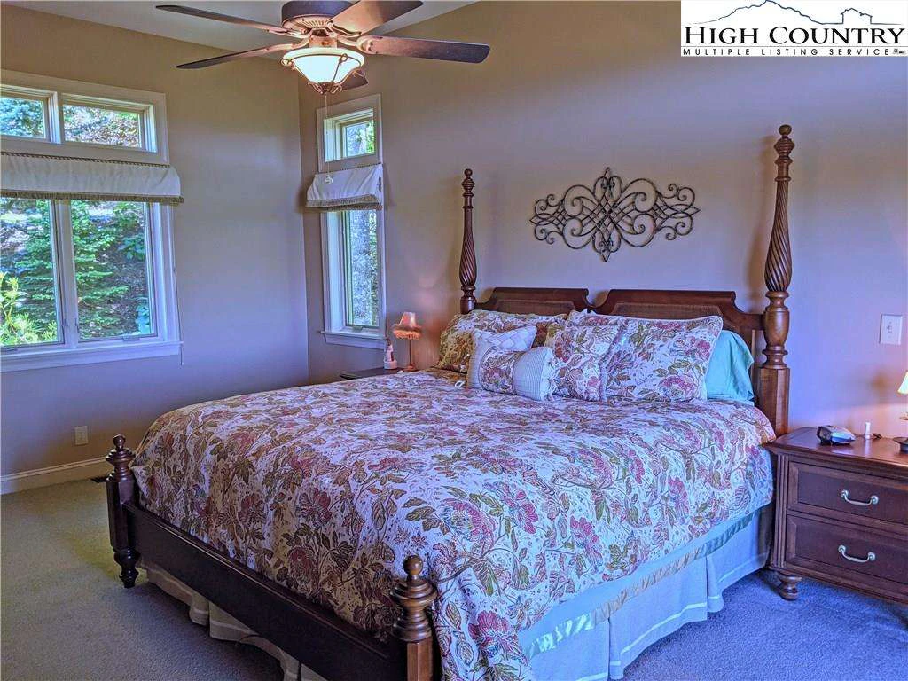 Image number 12 for the current listing