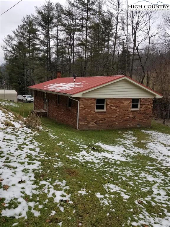 Image number 3 for the current listing