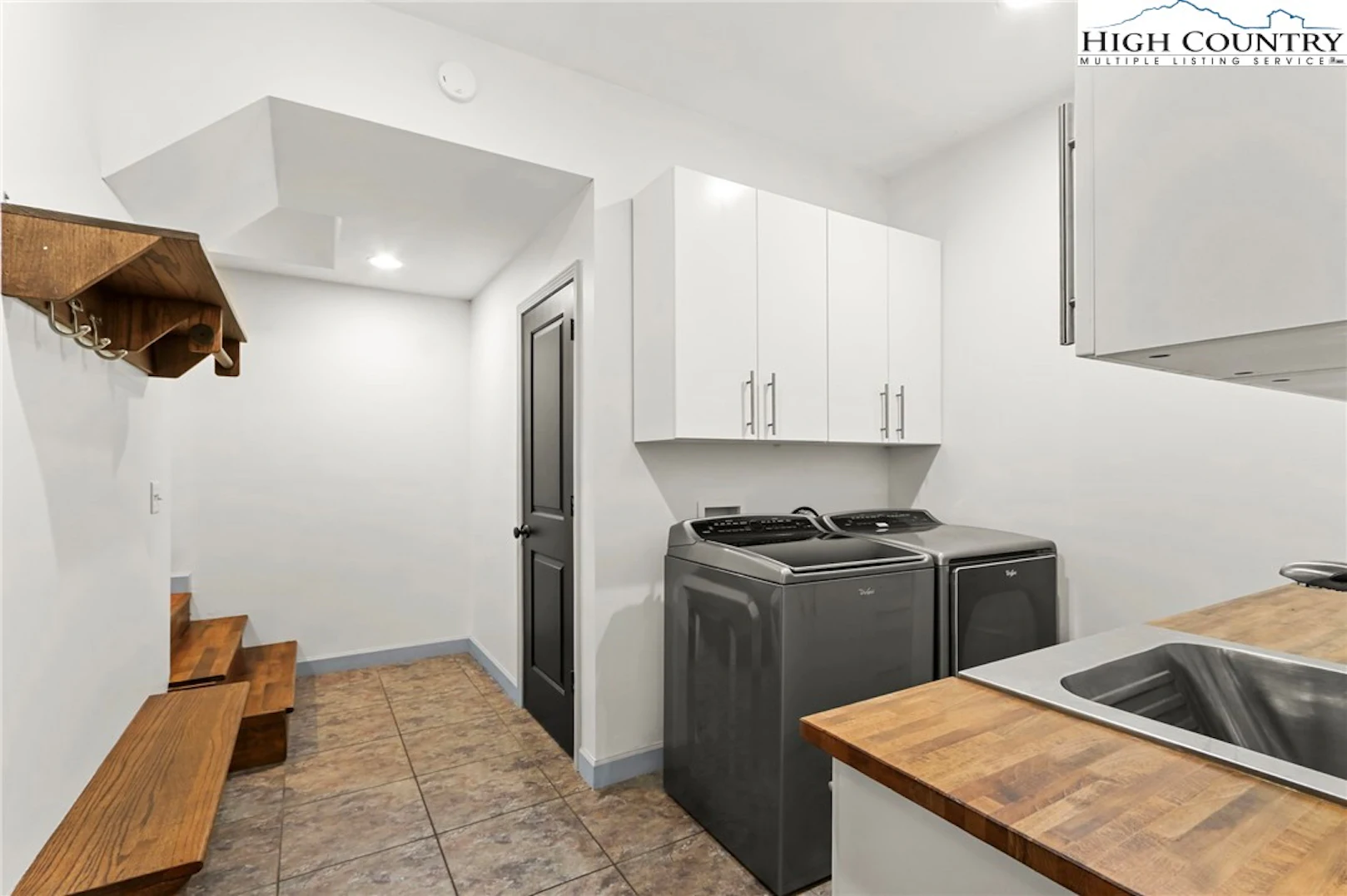 Image number 2 for the current listing